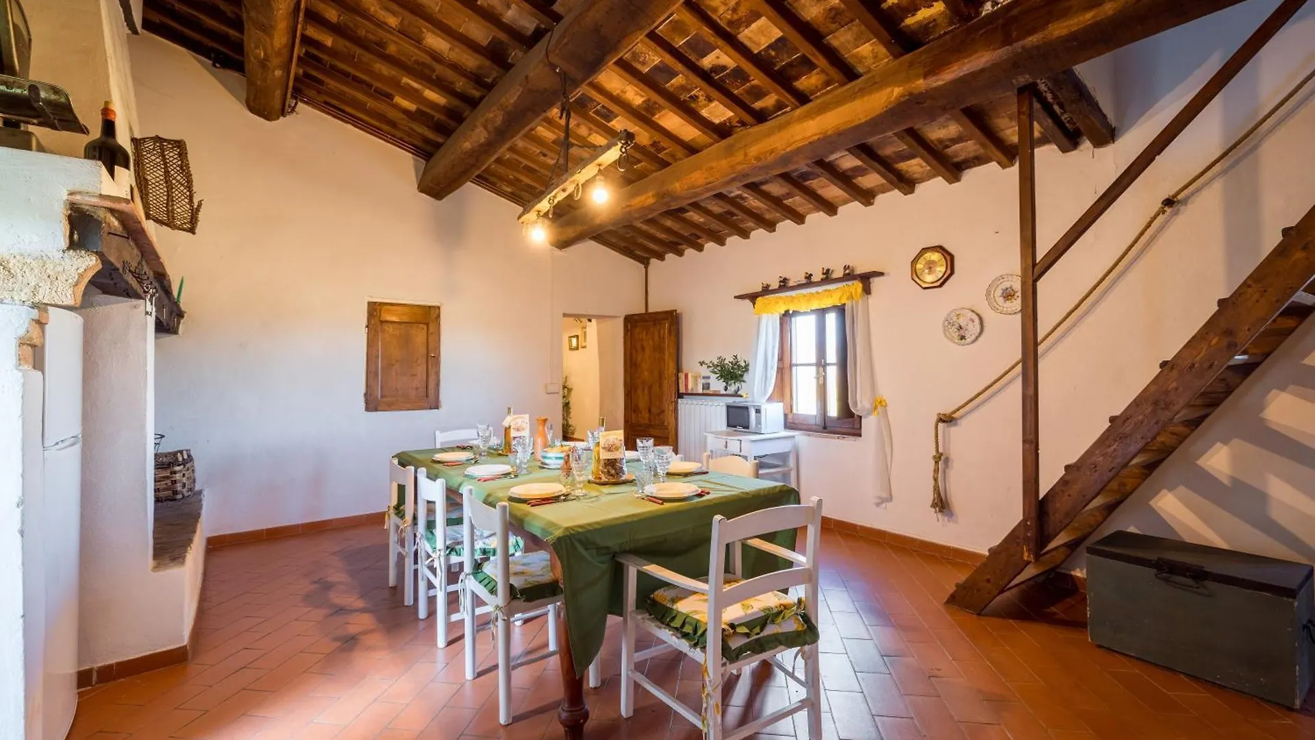 Spacious Estate In San Gimignano Italy