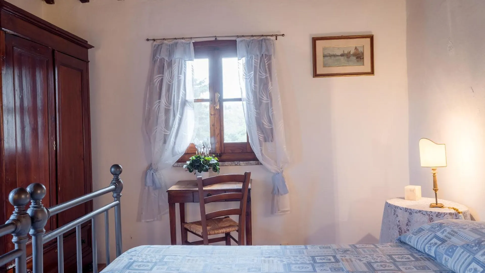 Spacious Estate In San Gimignano Italy