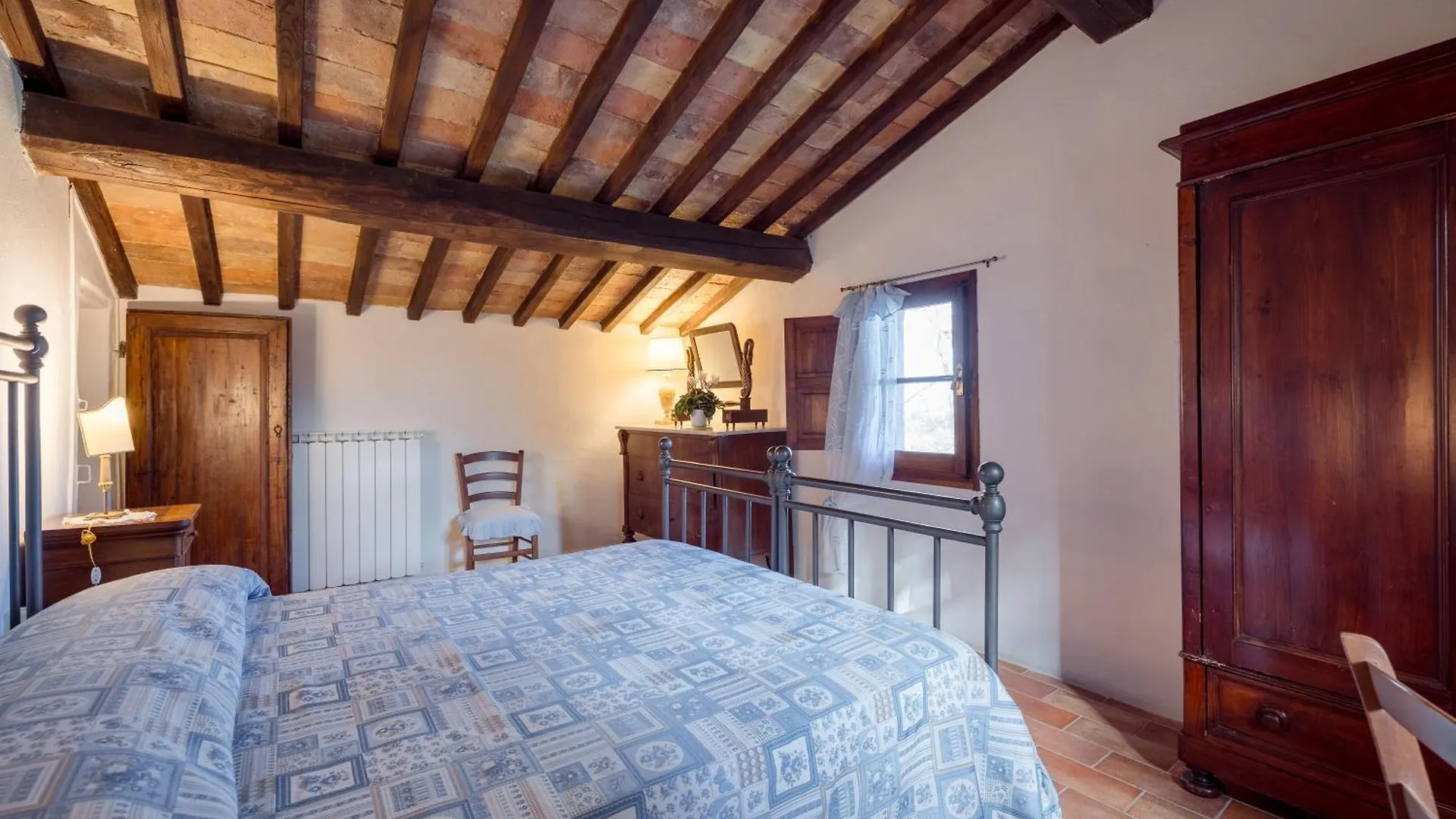 Spacious Estate In San Gimignano 0*,
